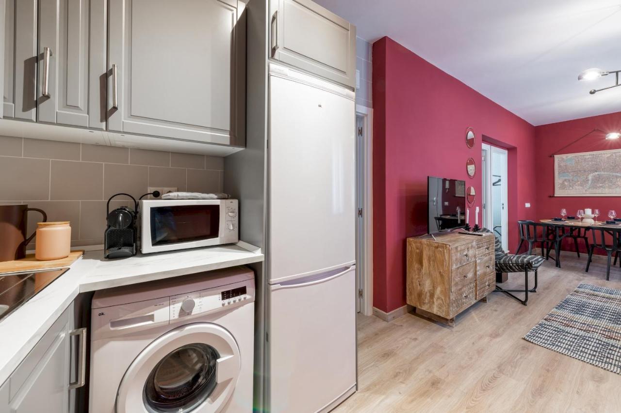 3 Bedrooms 1 Bathroom Furnished - Lavapies- Mintystay Madrid Buitenkant foto