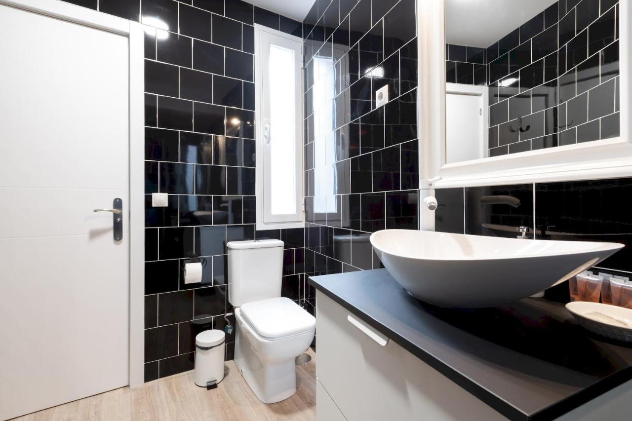 3 Bedrooms 1 Bathroom Furnished - Lavapies- Mintystay Madrid Buitenkant foto