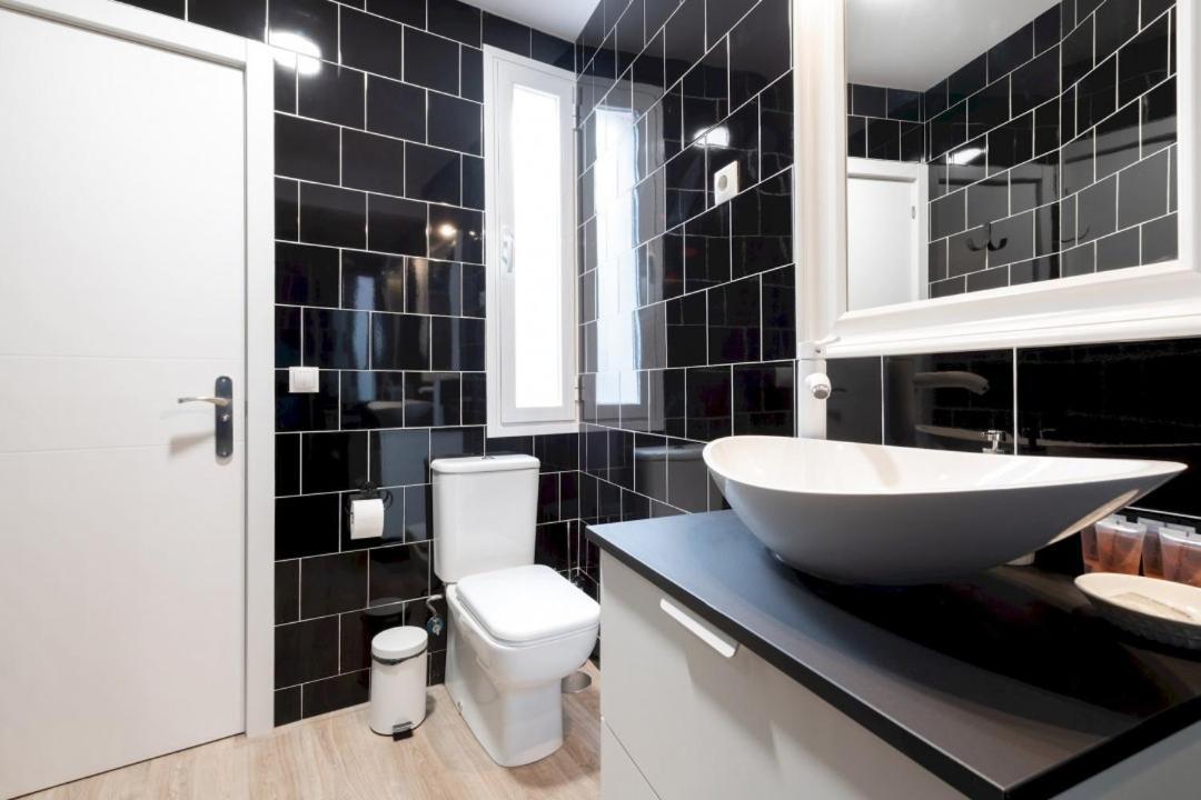 3 Bedrooms 1 Bathroom Furnished - Lavapies- Mintystay Madrid Buitenkant foto