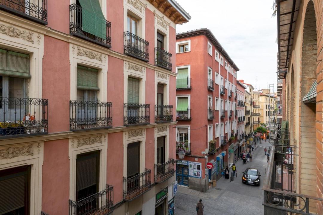 3 Bedrooms 1 Bathroom Furnished - Lavapies- Mintystay Madrid Buitenkant foto