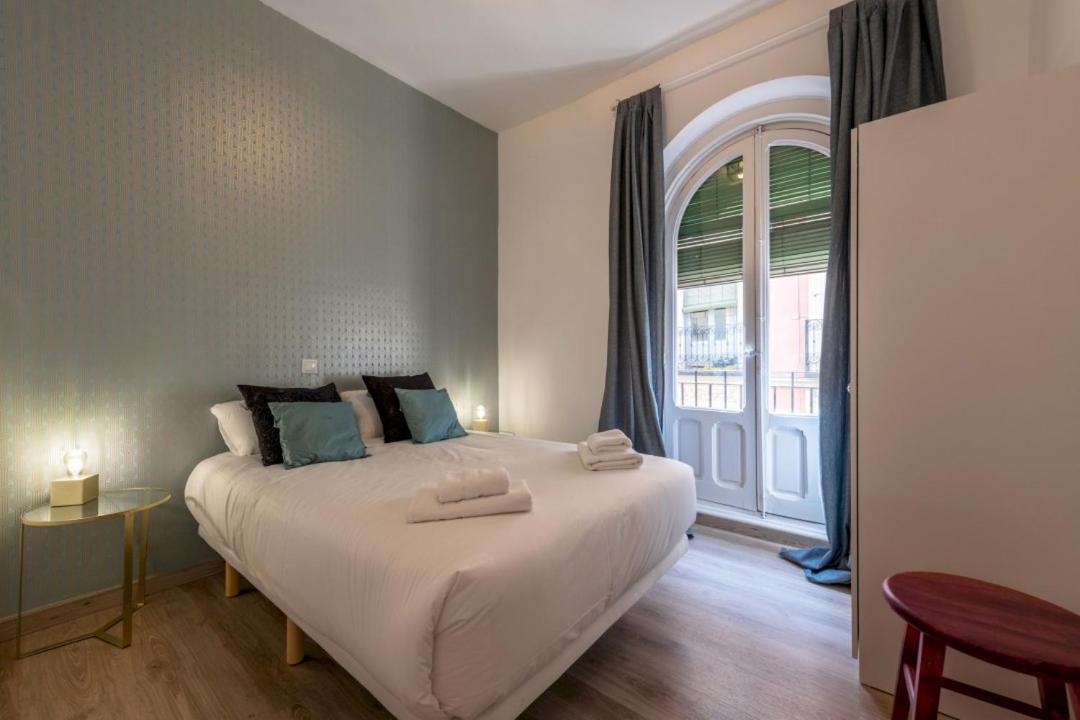 3 Bedrooms 1 Bathroom Furnished - Lavapies- Mintystay Madrid Buitenkant foto