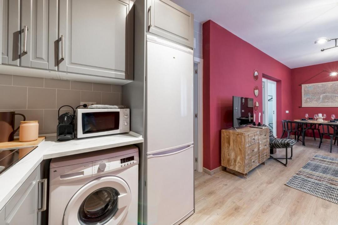 3 Bedrooms 1 Bathroom Furnished - Lavapies- Mintystay Madrid Buitenkant foto